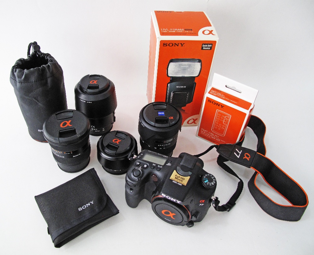 A Sony Alpha SLT-A77 Digital Camera Body together with a Sony 11-18mm F/4.5-5.6 DT Alpha Mount - Image 2 of 7