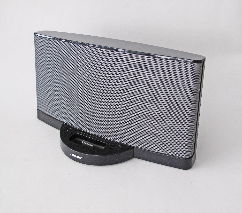 BOSE SoundDock Series II, Digital music system. W30,5cm, D15cm, H17cm.