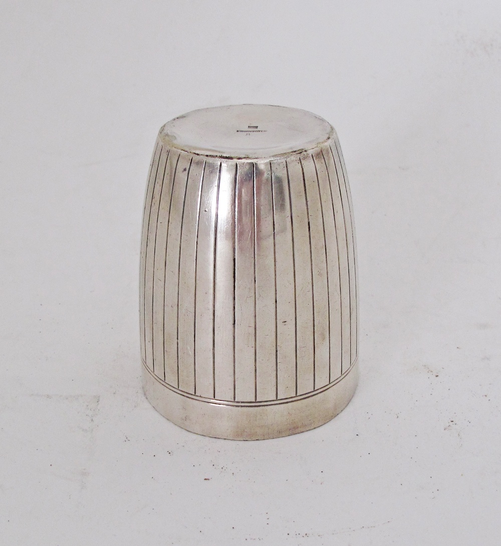 A Christofle silver plated beaker cup tumbler, with reeded sides, early 20th century. H7.5 cm - Image 2 of 3