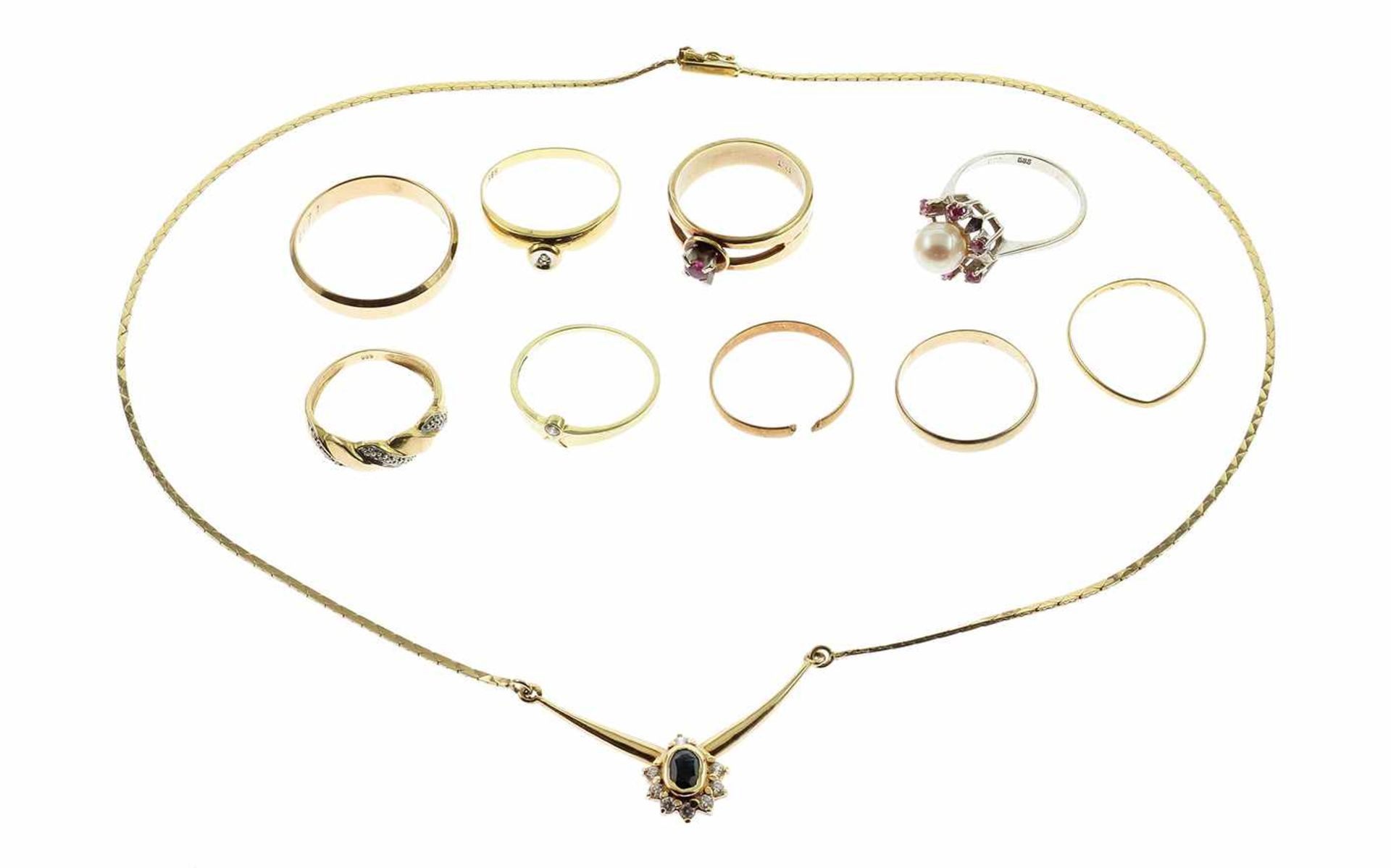 ﻿Konvolut Schmuck 585/- Gelbgold und Weißgold mit Perle und Farbsteinen 9 Ringe Ringgröße 53 - 68