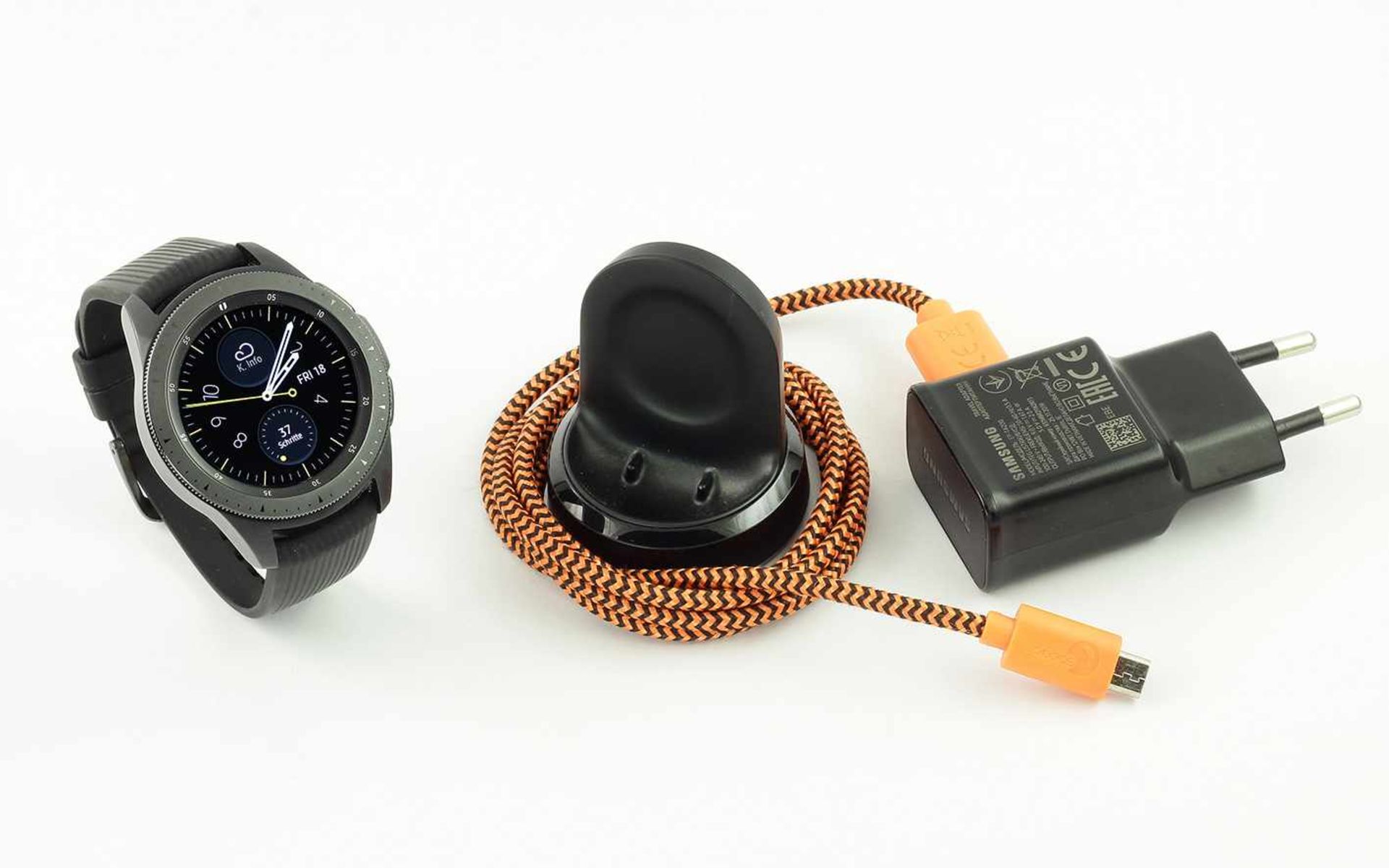 ﻿Samsung Galaxy Watch mit Ladestation