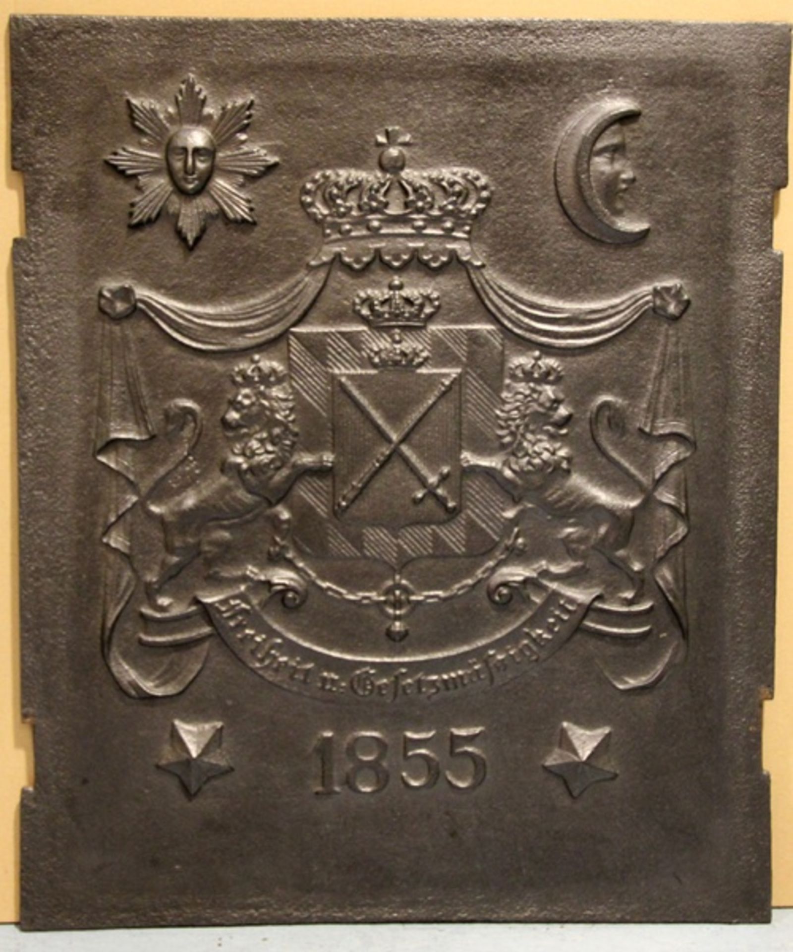 hreraldische Ofenplatte19. Jhd., Eisenguss, Ofenplatte mit Wappen Bayern unter Krone, seitl. 2