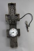seltener Kreuzanhänger mit Uhr