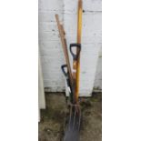 Quantity of Garden Tools - Shovel, Fork etc