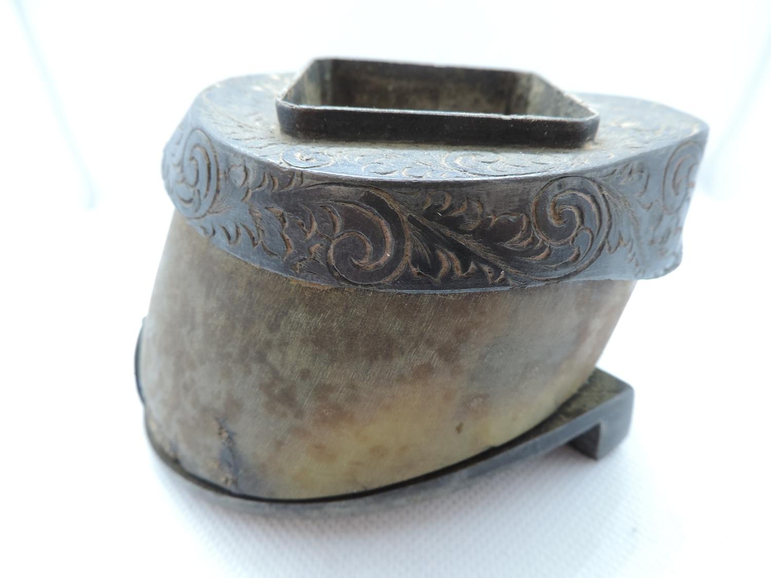 Horses Hoof Inkwell with Engraved White Metal Decoration - Image 3 of 5