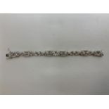 18ct White Gold and Diamond Bracelet - 8.5cm Long - 28gms