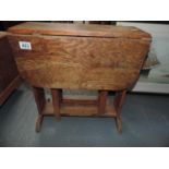 Small Oak Drop Flap Occasional Table