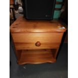 Pine Bedside Cabinet with Single Drawer
