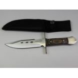 Hunting/Fishing Knife in Case