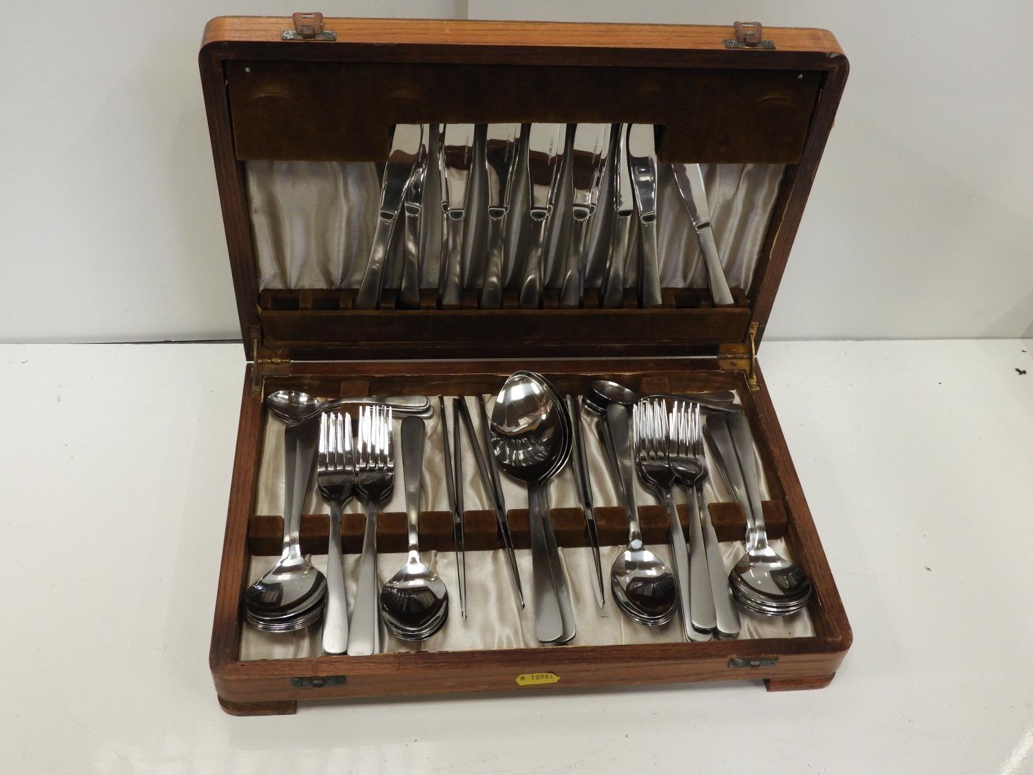 Cutlery Canteen and Contents
