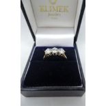18ct Gold Three Stone Diamond 0.95ct Ring - Size L - 3.2gms