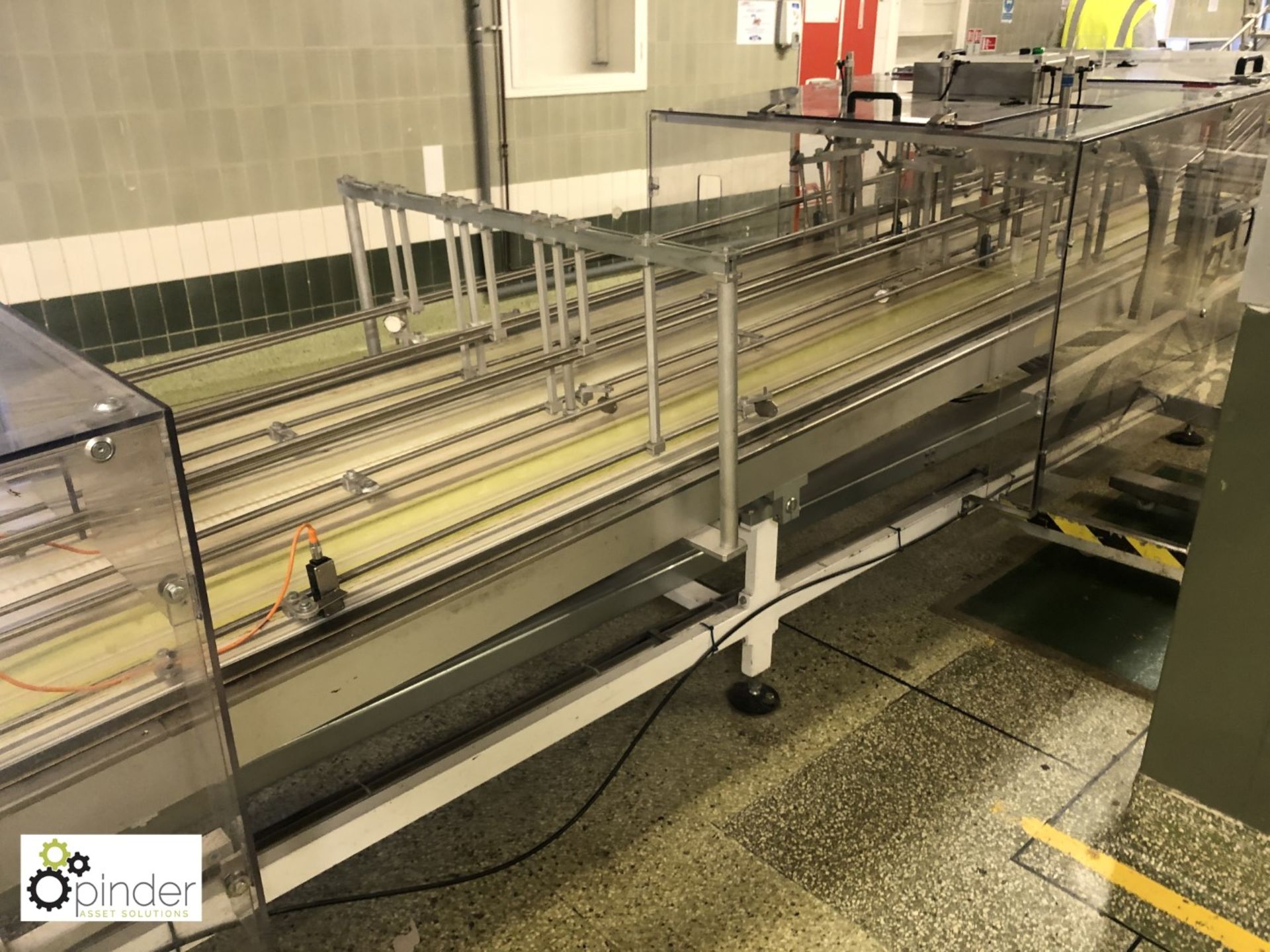 Stainless steel 3-lane inclined Conveyor, 5500mm x 900mm (please note there is a lift out fee of £75 - Image 4 of 7