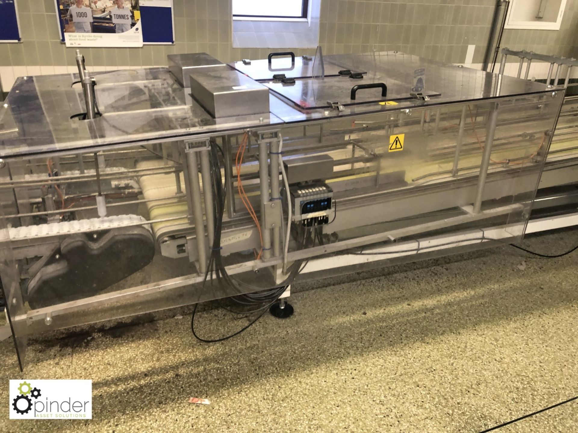 Stainless steel 3-lane inclined Conveyor, 5500mm x 900mm (please note there is a lift out fee of £75 - Image 2 of 7