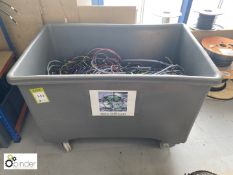 Quantity cut insulated Cable, including mobile bin