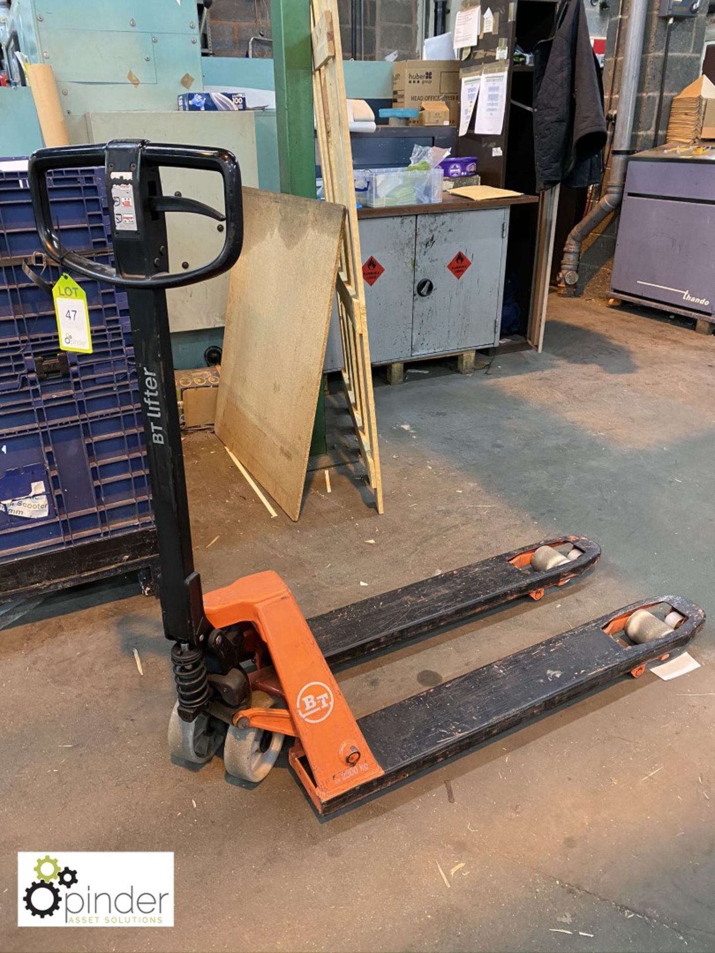 BT Pallet Truck