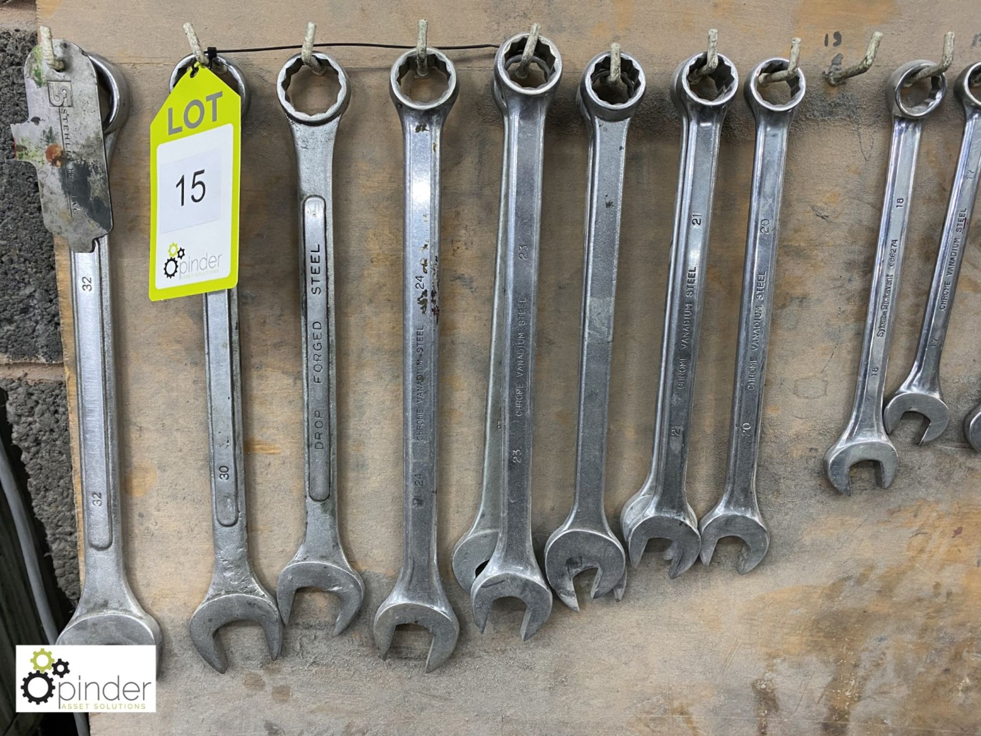 26 various Spanners including wall board - Image 3 of 3