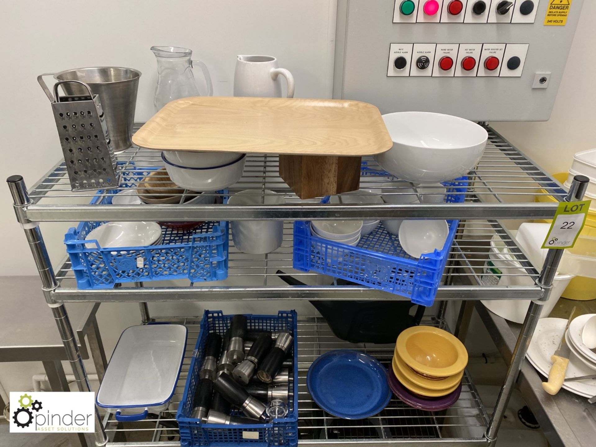 4-tier Utensil Rack, 1050mm x 500mm, including contents – pans, salt and pepper mills, etc ( - Image 2 of 3