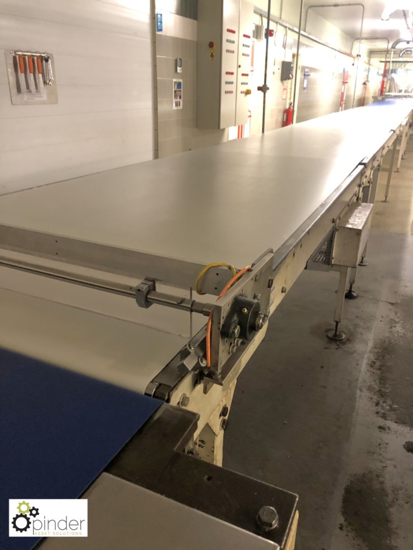 Stainless steel Belt Conveyor, 10.8m x 1020mm belt width, with cereal bar stop/align unit (please - Image 5 of 5