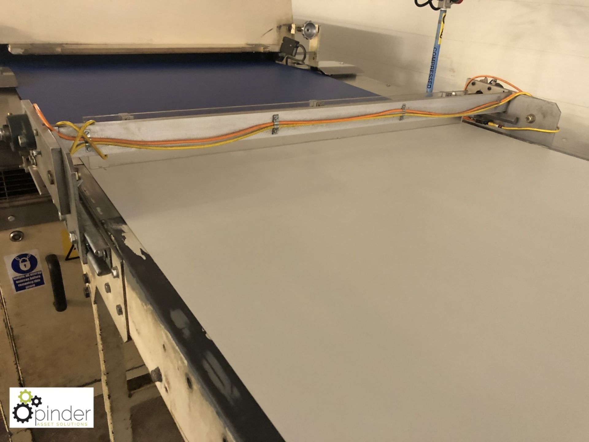 Stainless steel Belt Conveyor, 10.8m x 1020mm belt width, with cereal bar stop/align unit (please - Image 3 of 5