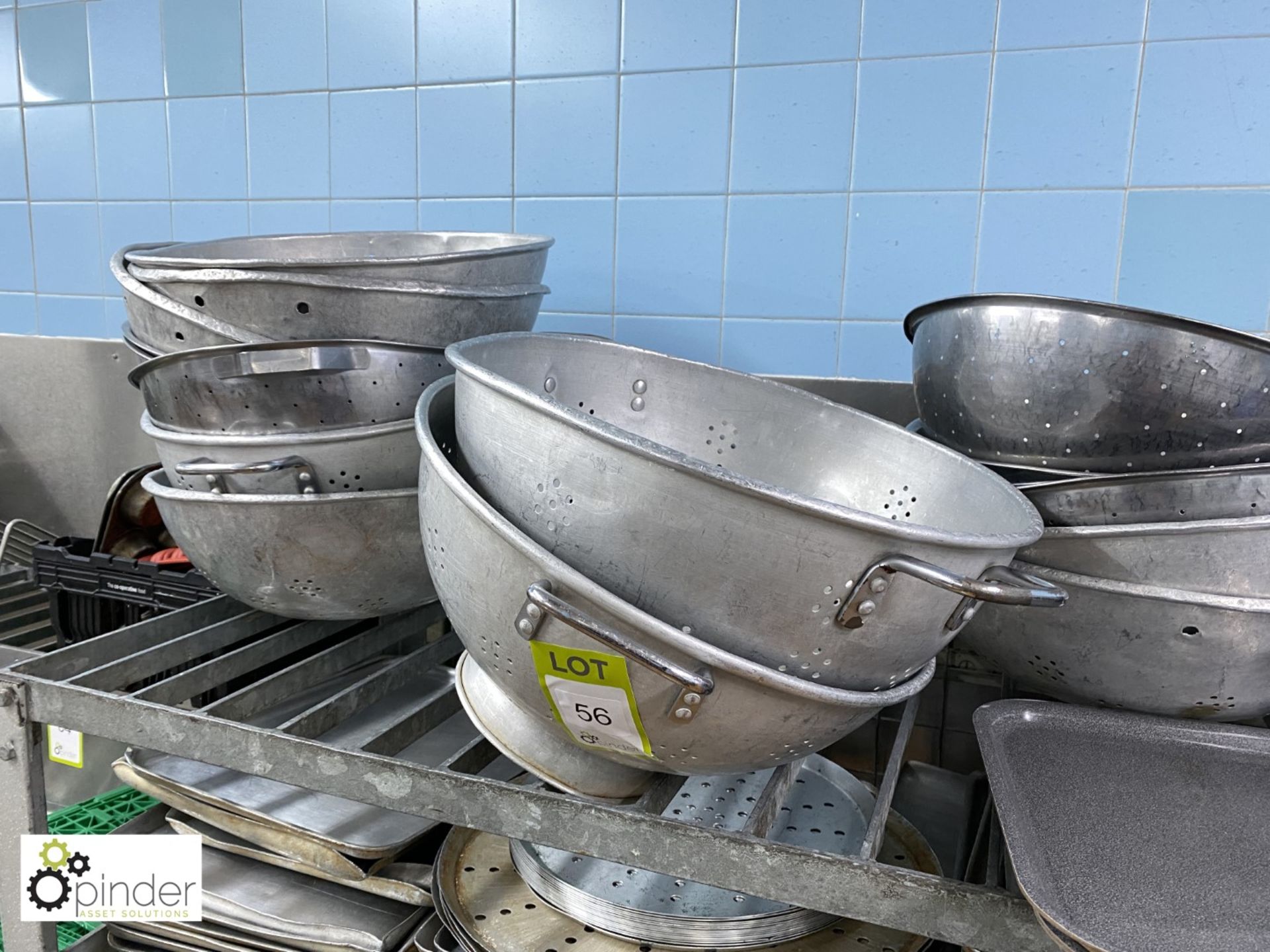 Approx 15 various Colanders (located in Pot Wash Room) - Bild 2 aus 3