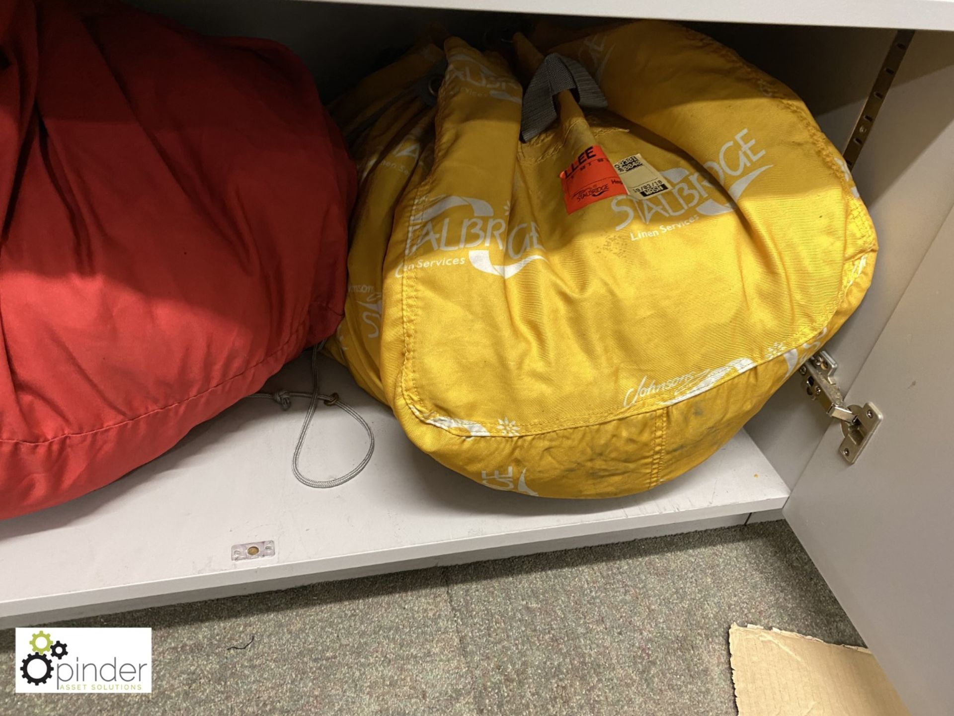 Quantity Wire Trays, Table Linen, to cabinet (located in Store Room) - Image 6 of 7