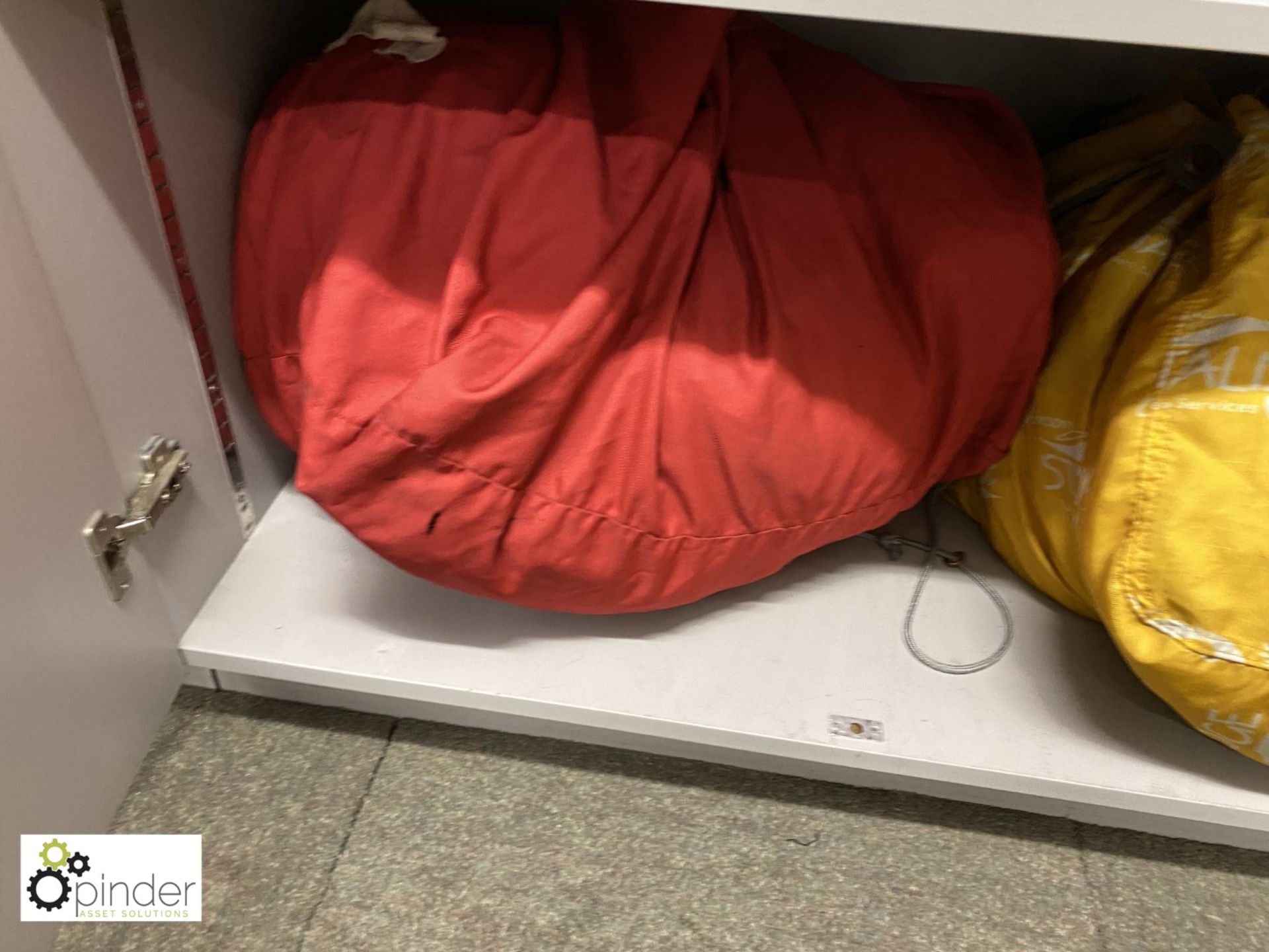 Quantity Wire Trays, Table Linen, to cabinet (located in Store Room) - Image 7 of 7