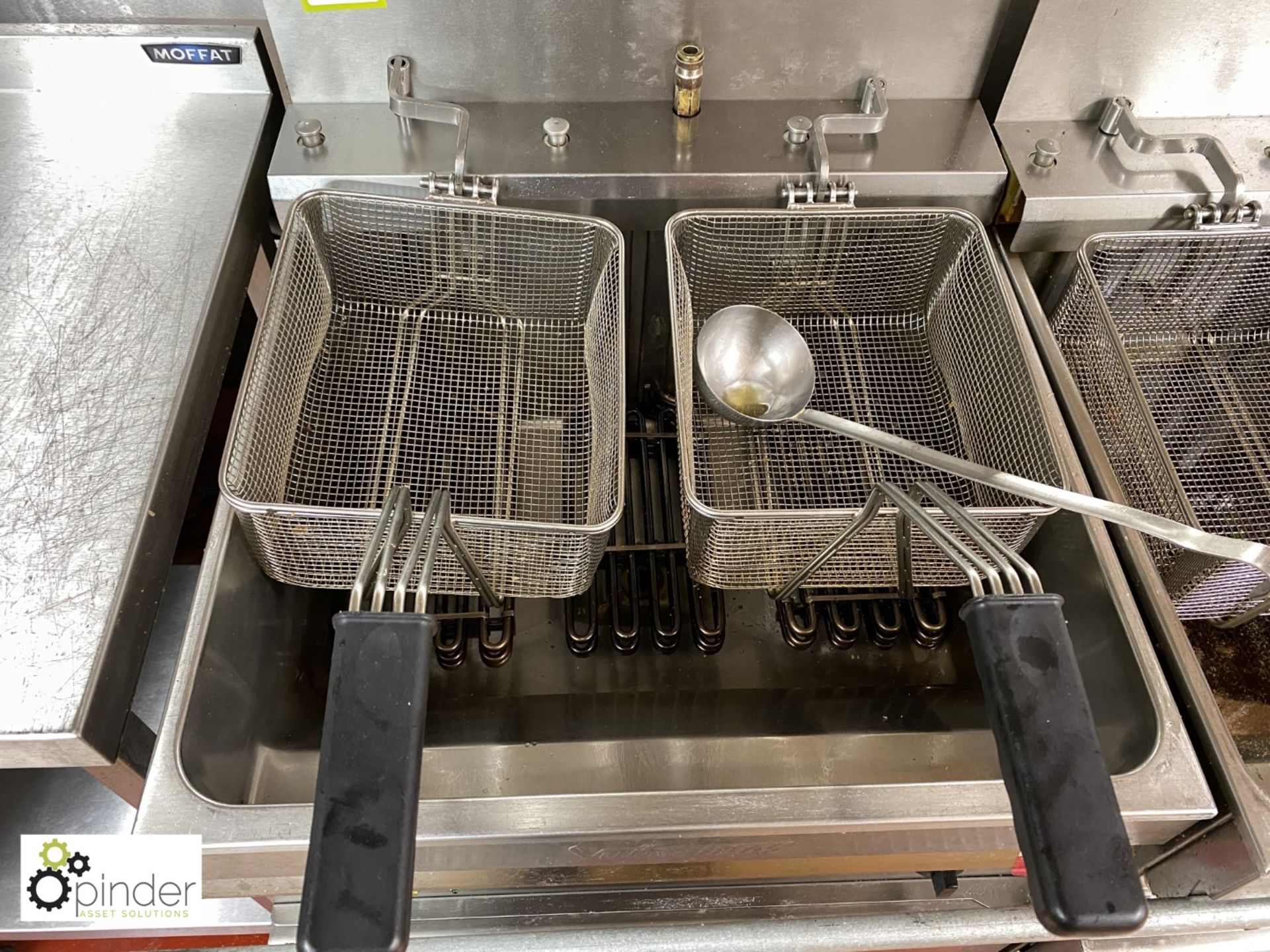 Valentine mobile electric twin basket Deep Fat Fryer (located in Main Kitchen) - Image 2 of 2