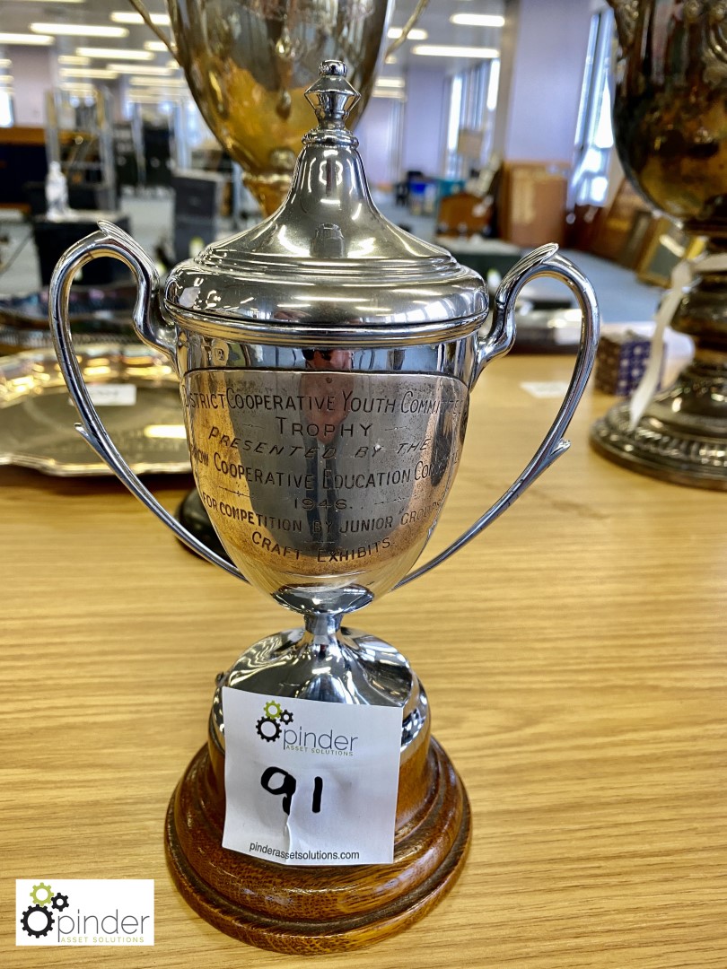 Trophy with lid, Barrow Co-Op Education Committee, 1946