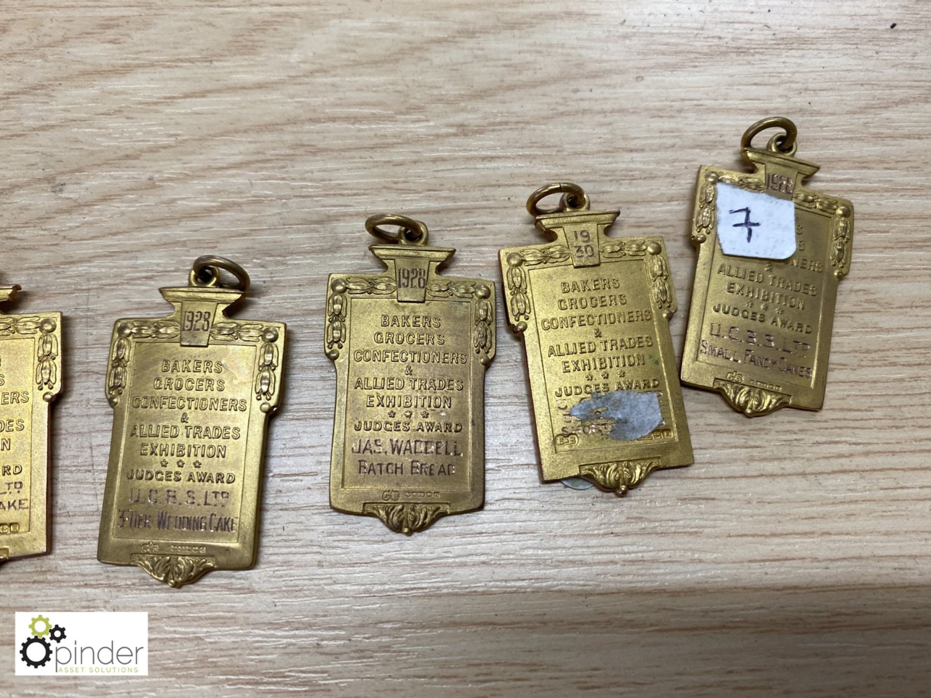 Quantity various 9K gold Co-Operative Medals including 14 various confectioners, bakers and allied - Image 9 of 9