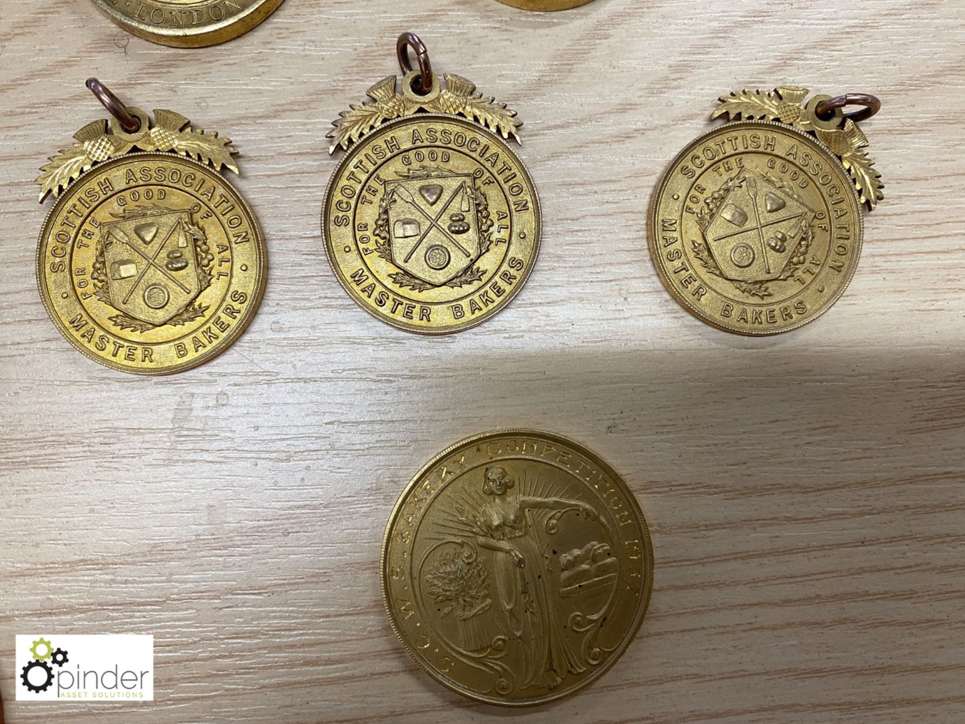 Quantity various 9K gold Co-Operative Medals including 14 various confectioners, bakers and allied - Image 4 of 9