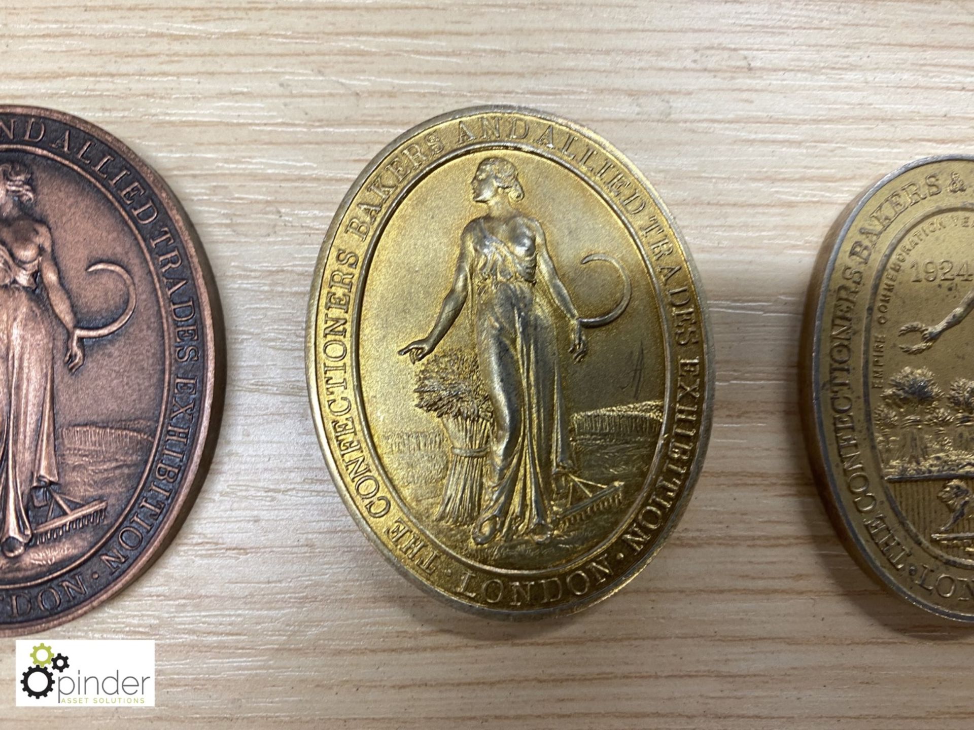 Quantity various 9K gold Co-Operative Medals including 14 various confectioners, bakers and allied - Image 3 of 9