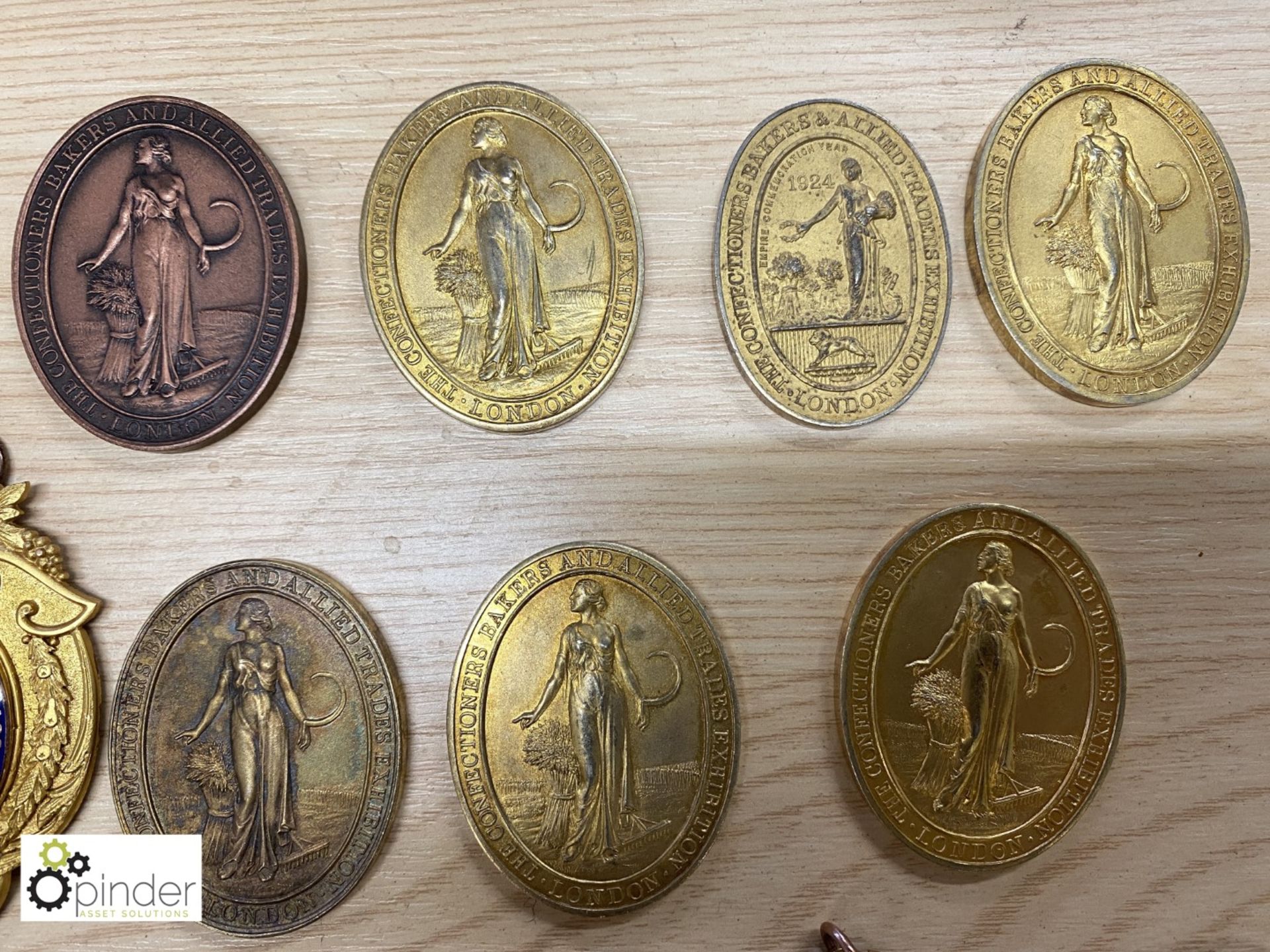 Quantity various 9K gold Co-Operative Medals including 14 various confectioners, bakers and allied - Image 2 of 9