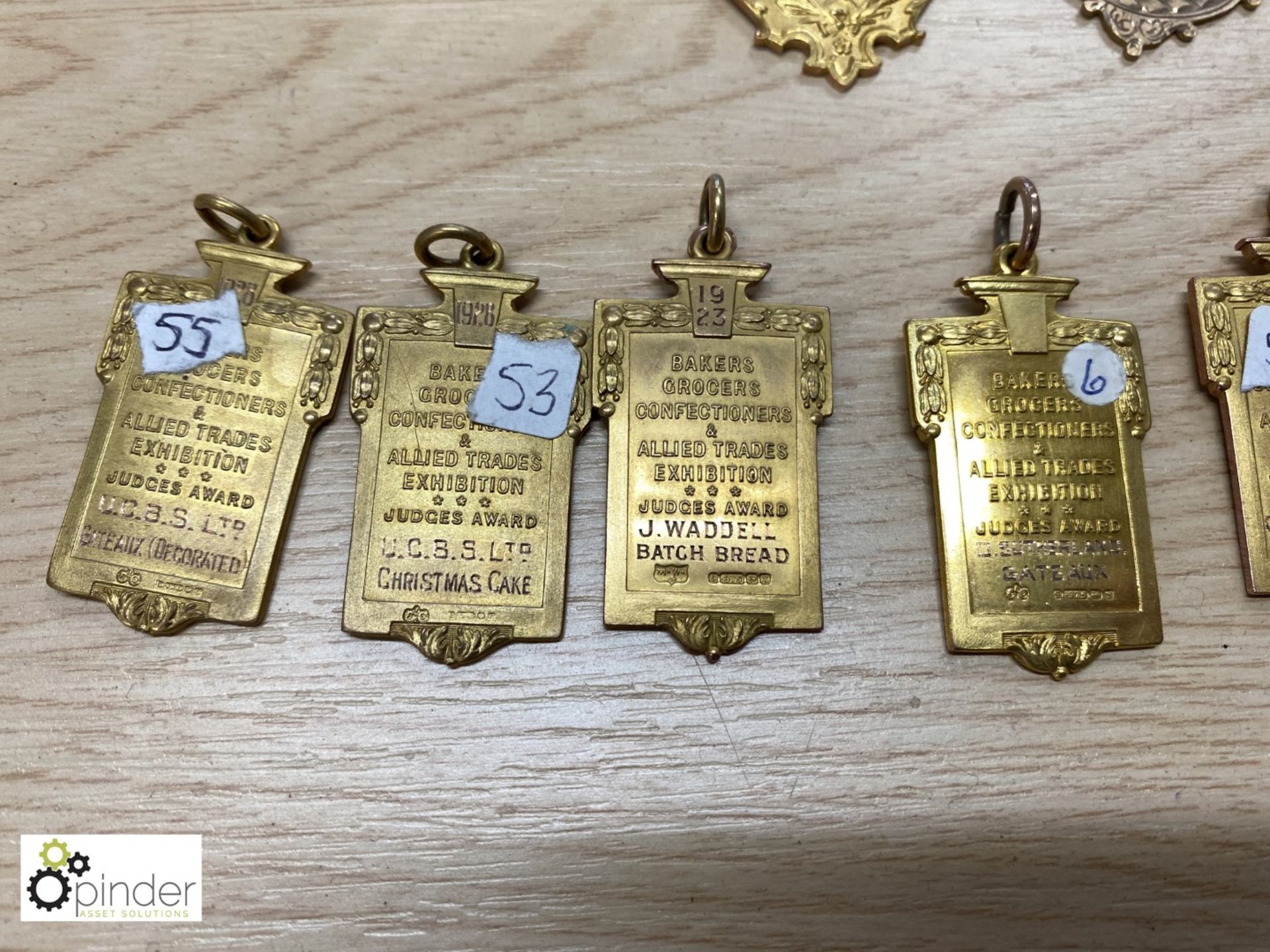 Quantity various 9K gold Co-Operative Medals including 14 various confectioners, bakers and allied - Image 7 of 9