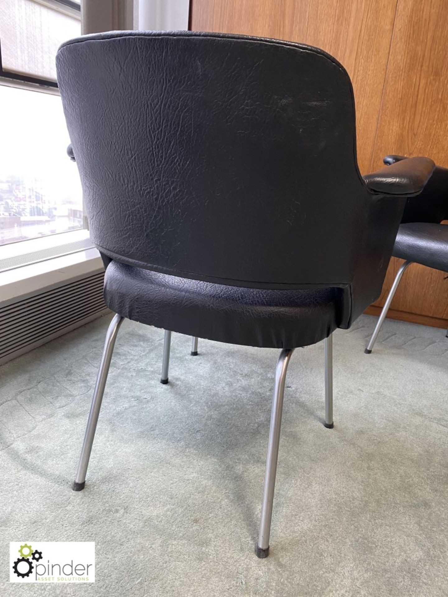 Set 3 leather upholstered retro Meeting Tub Chairs (located in Meeting Room 13 on 23rd Floor) - Image 3 of 3