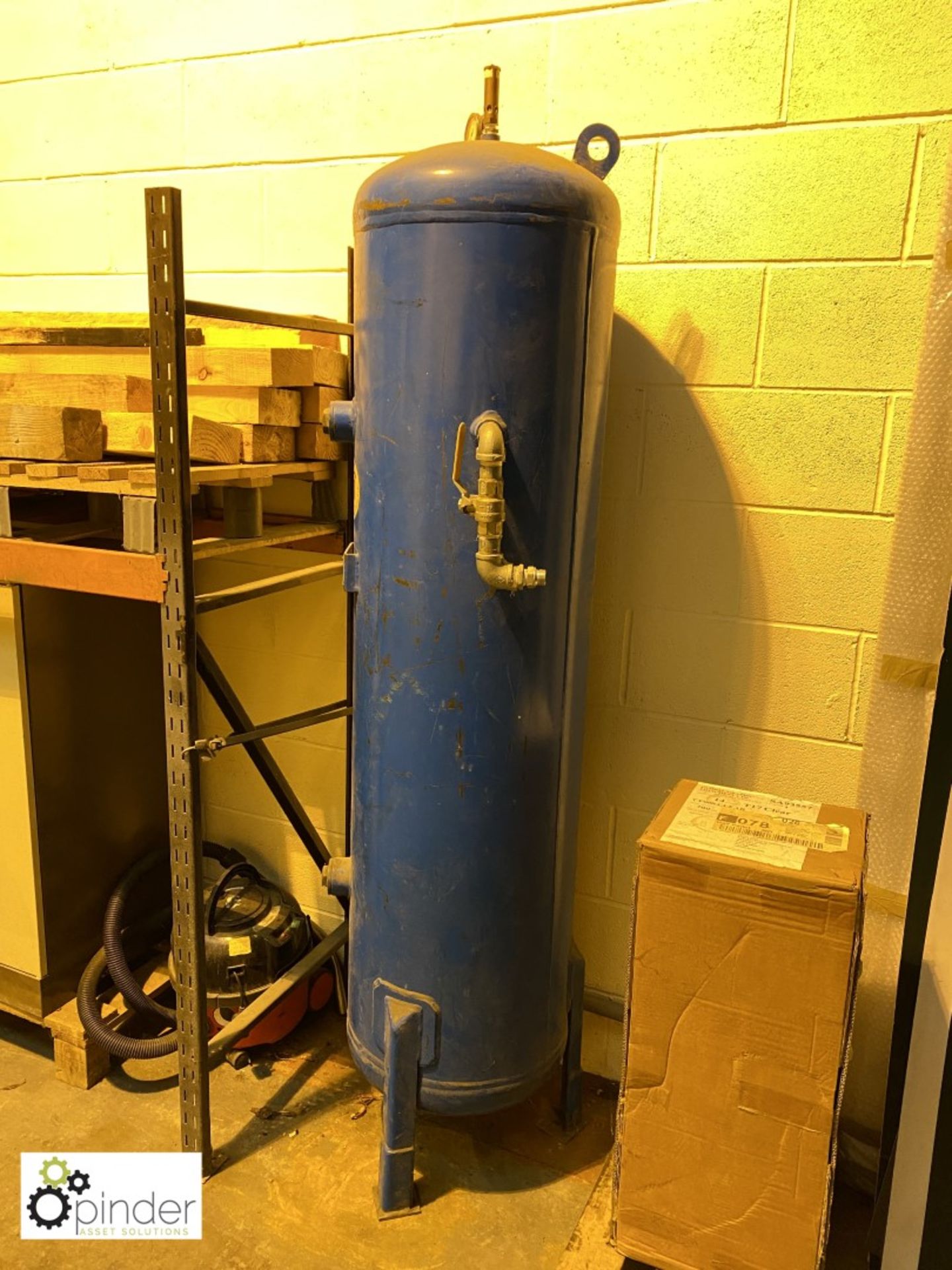 DMF Vertical Air Receiving Tank, 11bar, 250litres (please note this lot is located in Wakefield - Image 2 of 3