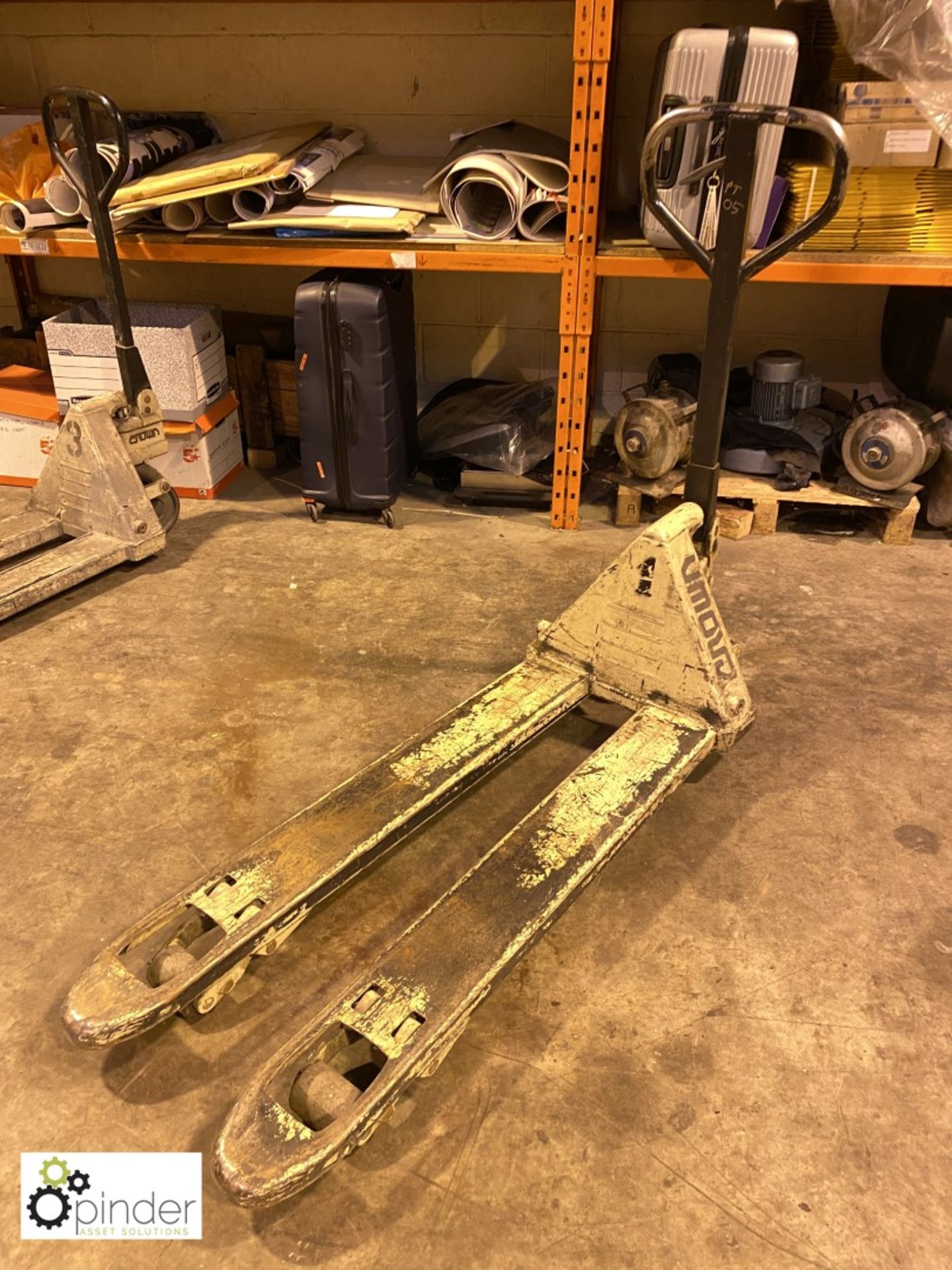 Crown Pallet Truck, 1200mm tines (please note this lot is located in Wakefield and needs to be