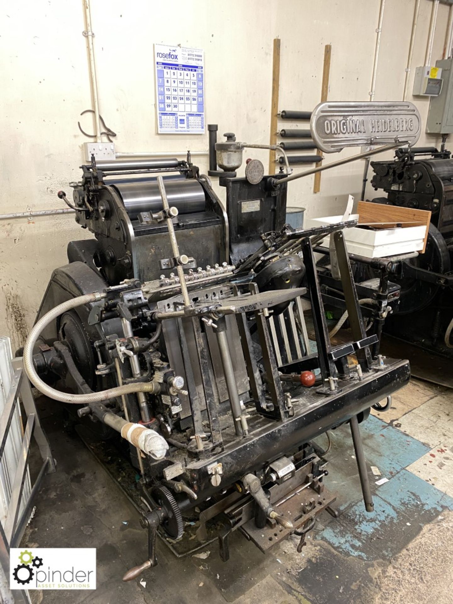 Heidelberg 10x15 Platen Press, serial number T128621E, with 2 chases (please note this lot is - Image 2 of 7