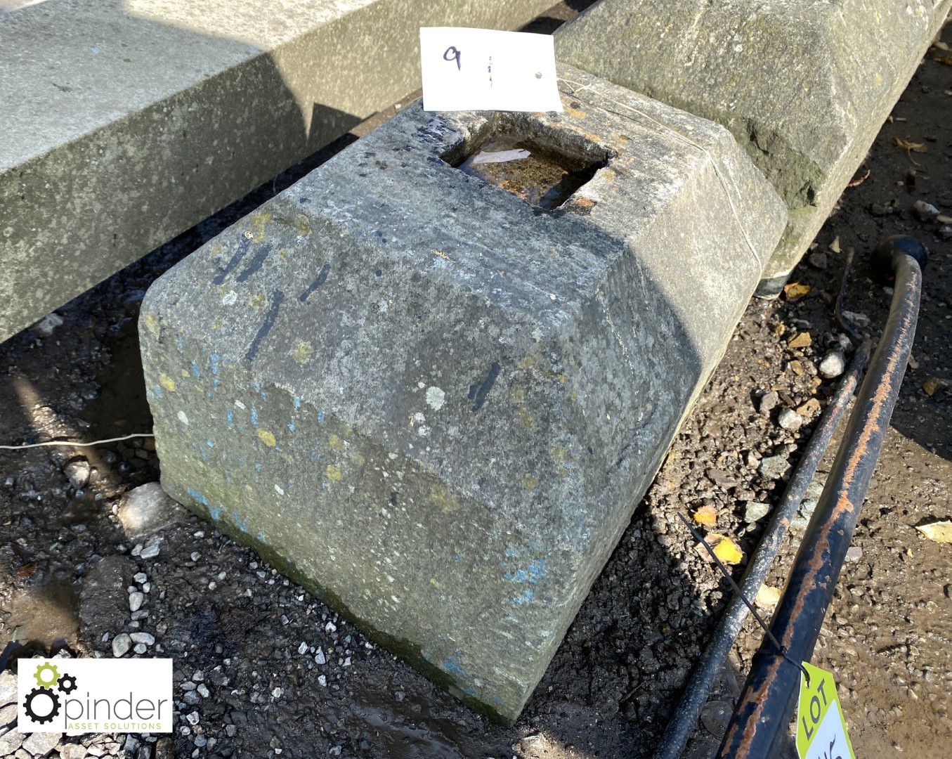 Yorkshire stone Staddle Base, approx. 18in high x 12inwide - Image 2 of 2