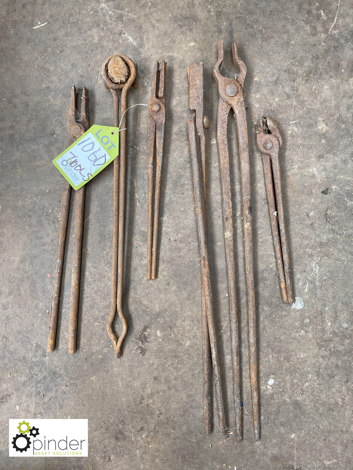 Set of 6 original blacksmith forge Hand Tools (please note this lot is located at Lockwood,