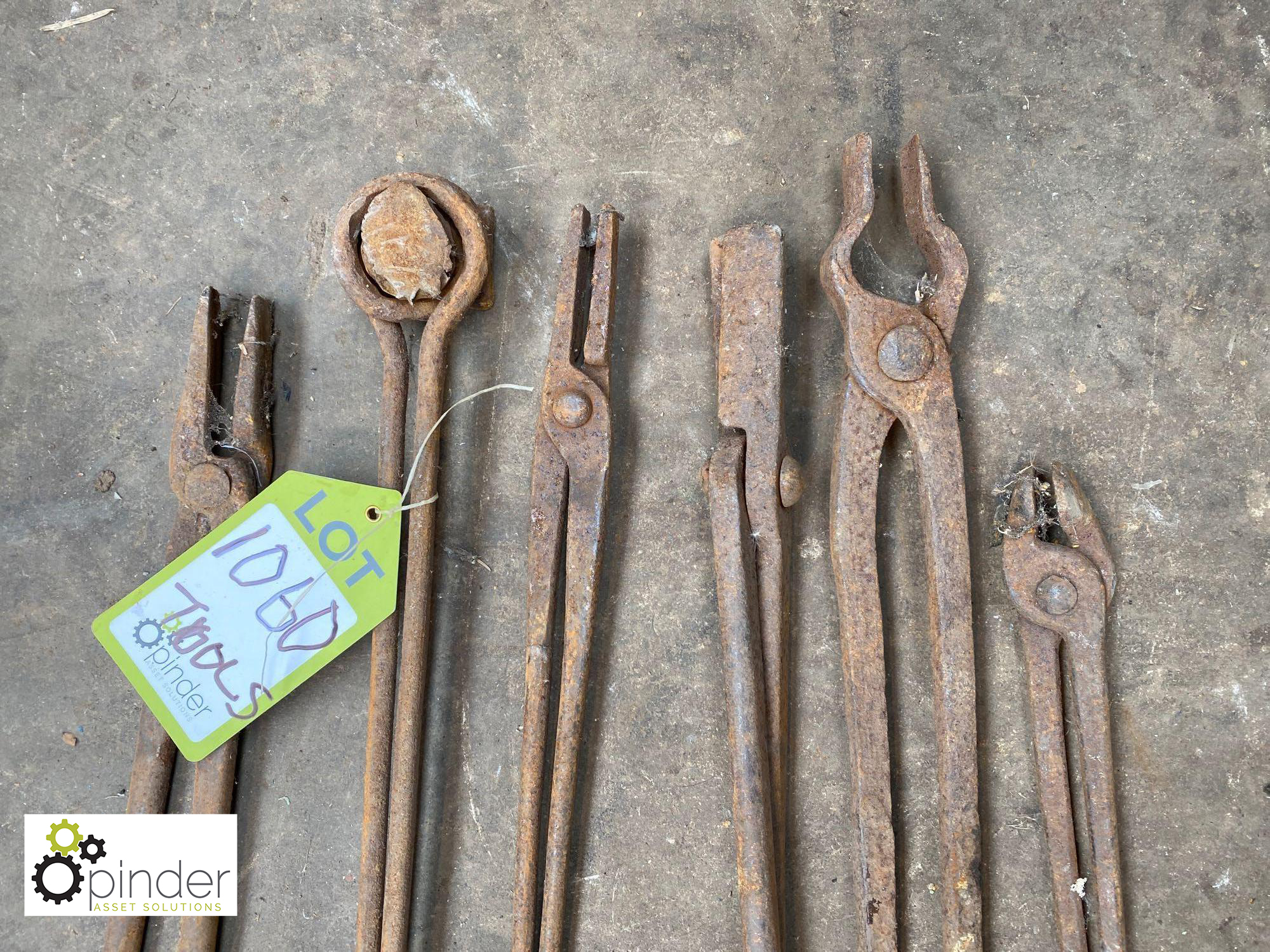 Set of 6 original blacksmith forge Hand Tools (please note this lot is located at Lockwood, - Image 2 of 2