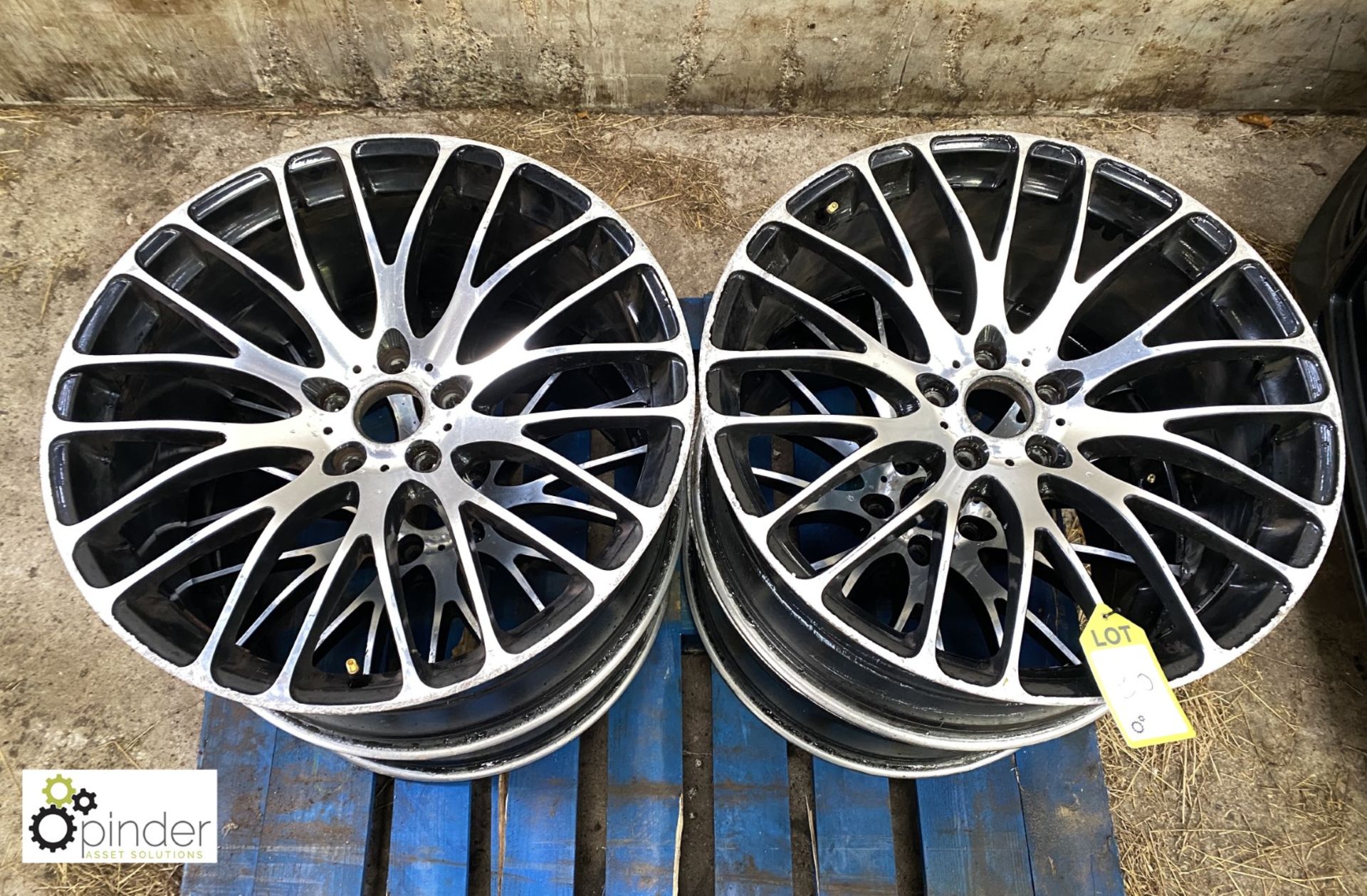 Set 4 Alloy Wheels, used