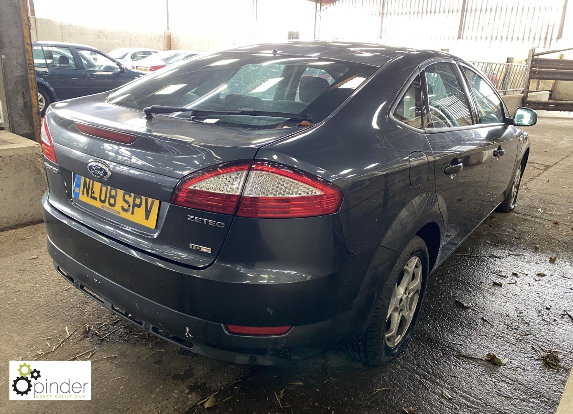 Ford Mondeo Zetec 2.0 TDCI 140 diesel 5-door Hatchback, registration: NL08 SPV, date of - Image 4 of 12