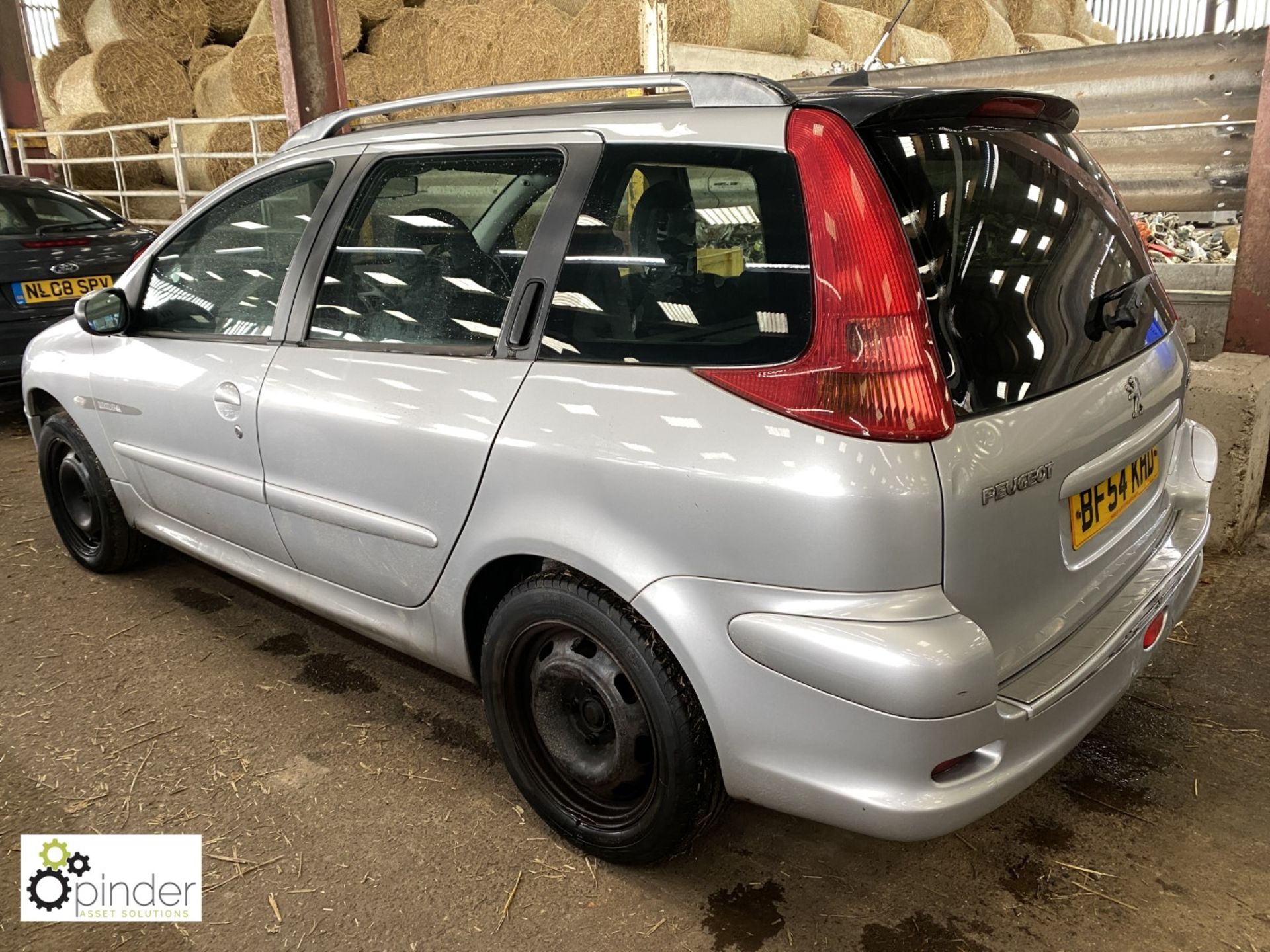 Peugeot 206 SW Quicksilver 1.4 petrol 5-door Estate, registration: BF54 KHD, date of registration: 1 - Image 6 of 11