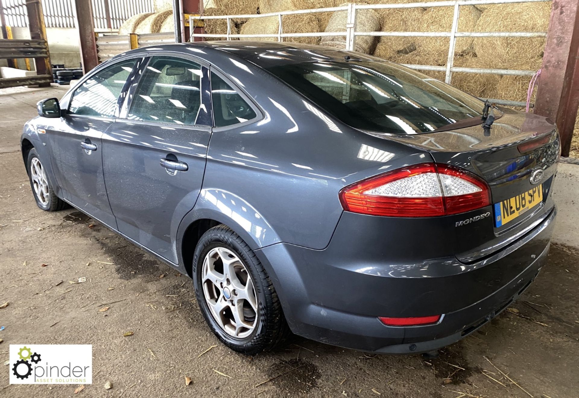 Ford Mondeo Zetec 2.0 TDCI 140 diesel 5-door Hatchback, registration: NL08 SPV, date of - Image 6 of 12