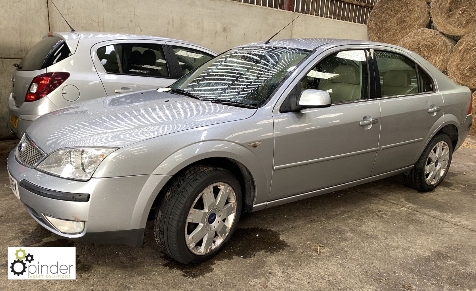 Ford Mondeo Ghia X 1.8 SCI petrol 5-door Hatchback, registration: EO53 OBV, date of registration: 17