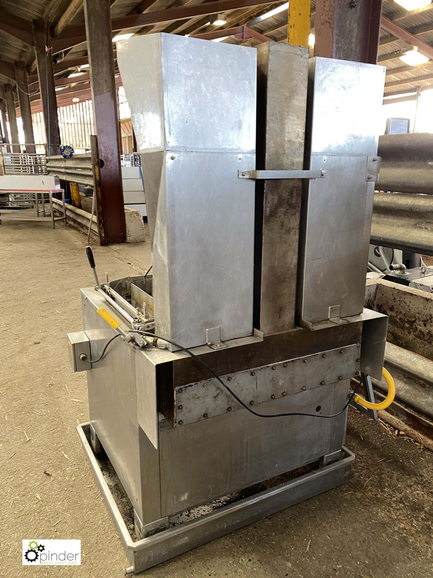 DCA Industries BFG stainless steel gas fired 8-lane Doughnut Fryer (LOCATION: Croxton) / (please - Image 5 of 5