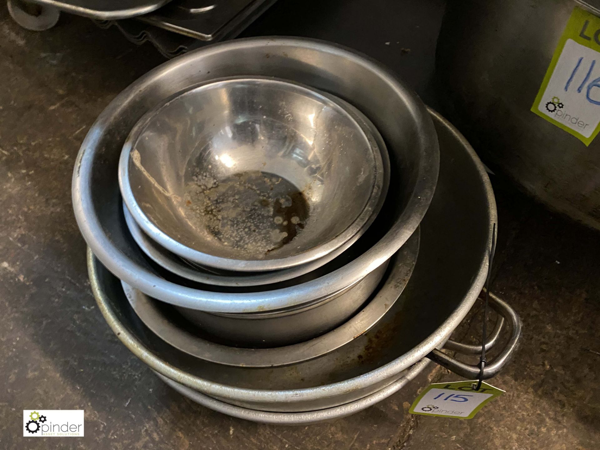 10 various Bowls/Pans (LOCATION: Greater Manchester) / (please note this lot has a lift out fee - Image 2 of 2