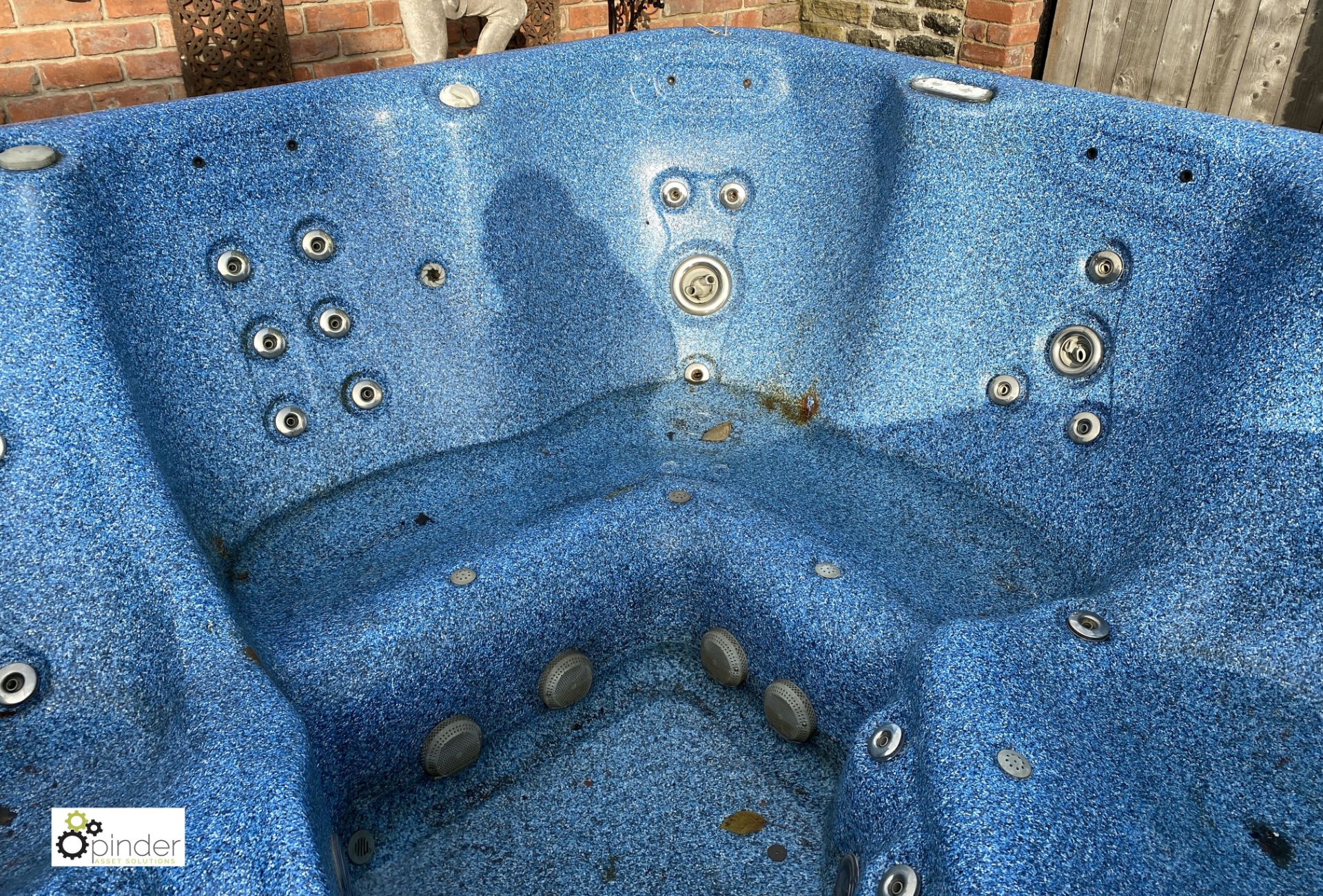 2 Spaform 6-person Hot Tubs/Spas - Image 11 of 15
