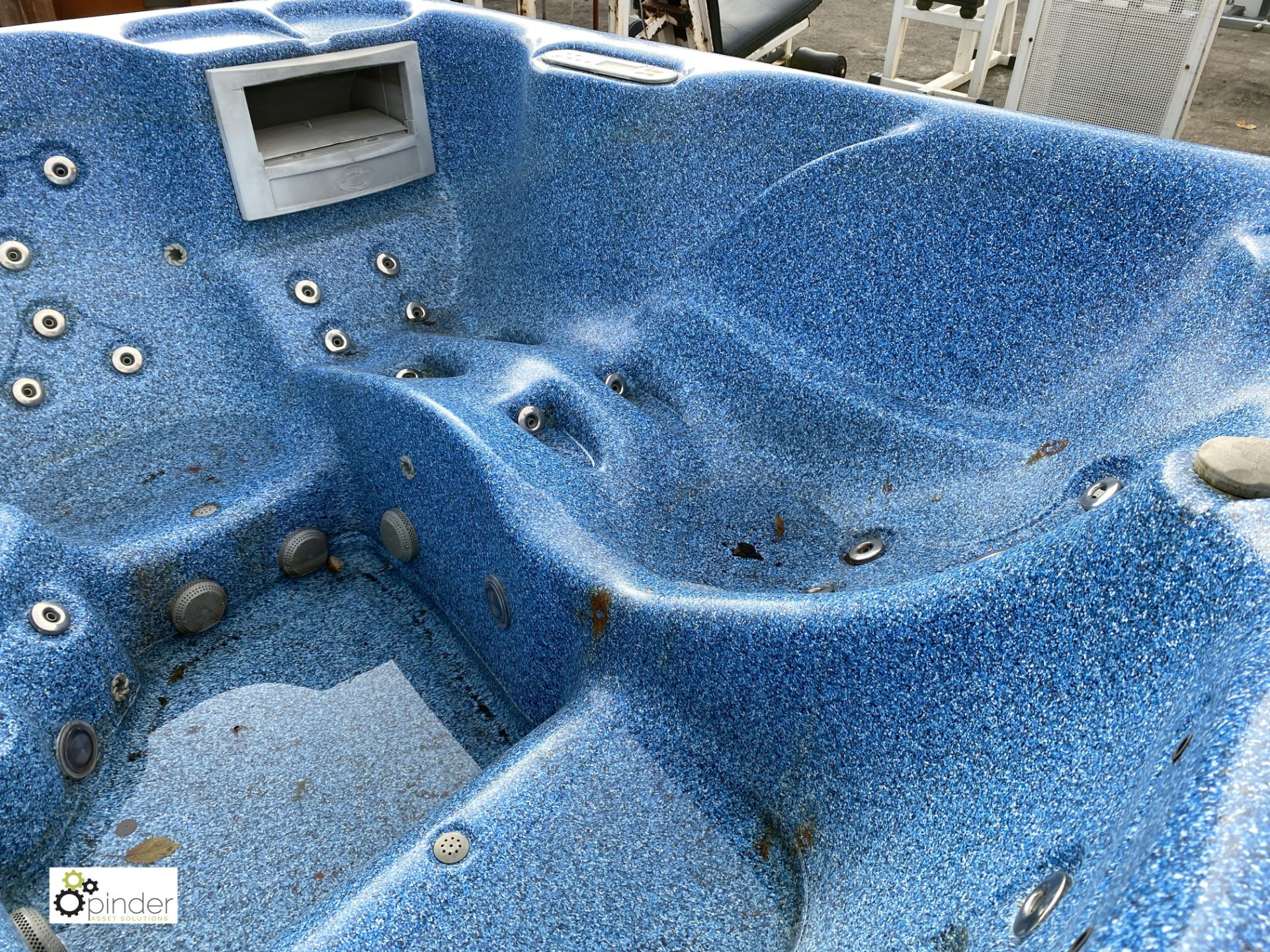 2 Spaform 6-person Hot Tubs/Spas - Image 15 of 15