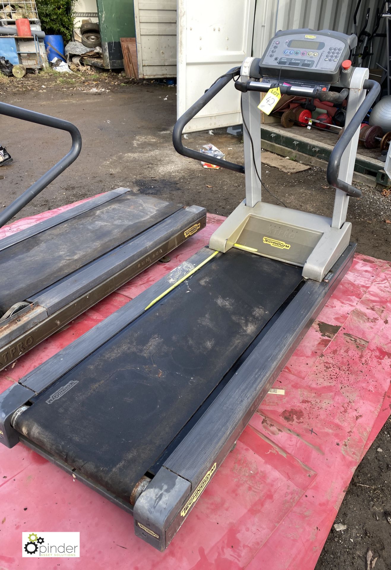 Pair Technogym XTPRO Run 600 Treadmills (spares or repairs) - Image 2 of 6